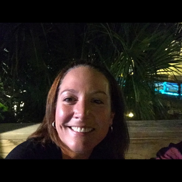 Meet your Posher, Crissy - Picture 3 of 3